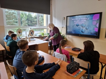 adf9ab66-8d30-4353-bd7c-a42a54451589.jfif