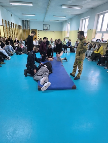 57e9ddc6-4fc7-4935-b0c3-f6fdd939dd6d.jfif