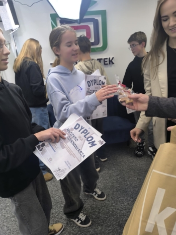 f8e9cdec-3a17-464f-8591-cd0375ec1e19.jfif