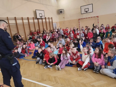 PRELEKCJA PANA DZIELNICOWEGO NA TEMAT BEZPIECZNYCH FERII
