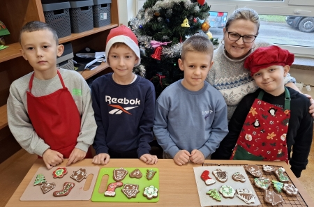 Warsztaty dekorowania pierników w klasie 2c